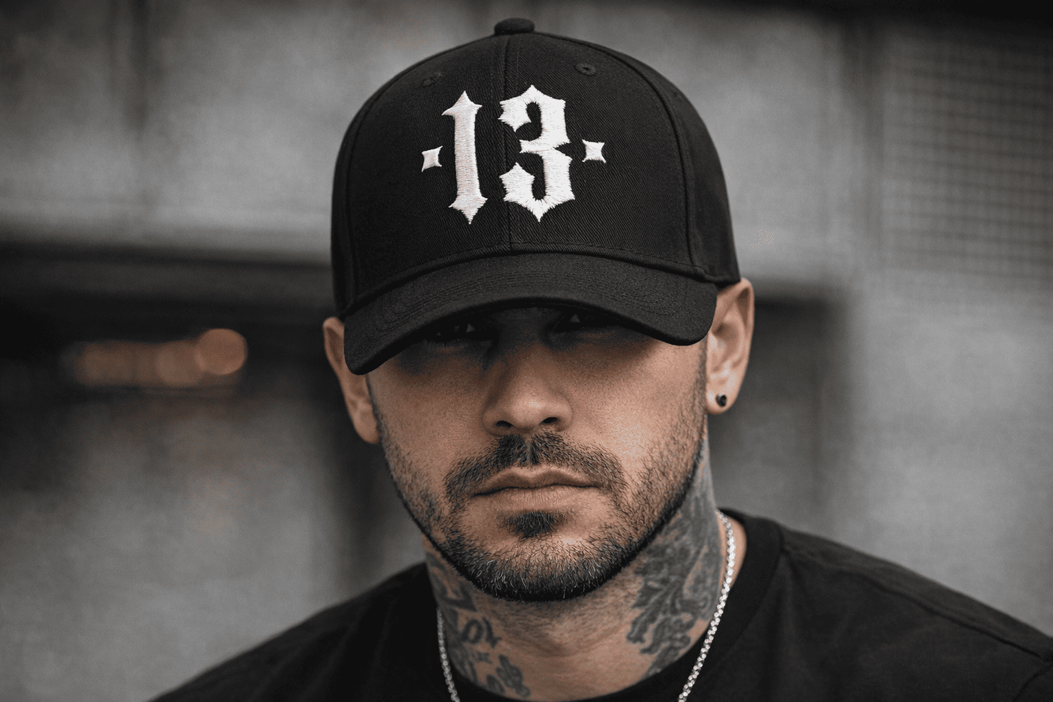 Gorra número 13 en tipografía gótica - Imagen 3