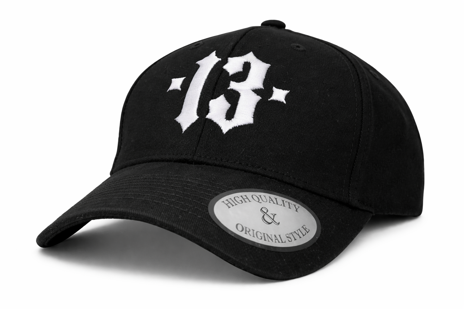 Gorra número 13 en tipografía gótica